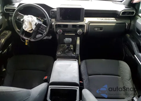 2024 Toyota Tacoma Double Cab z USA, uszkodzony, nr VIN 3TMKB5FN8RM022986